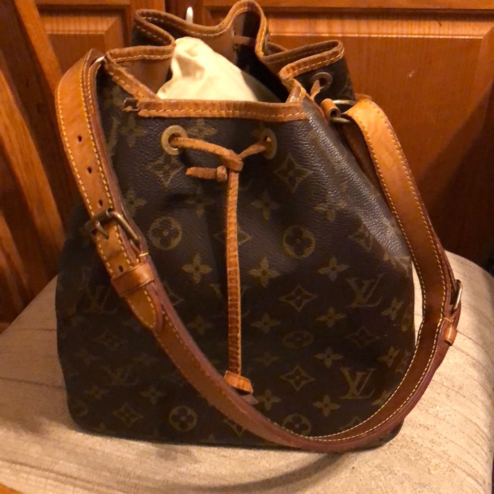 Authentic peitite noe